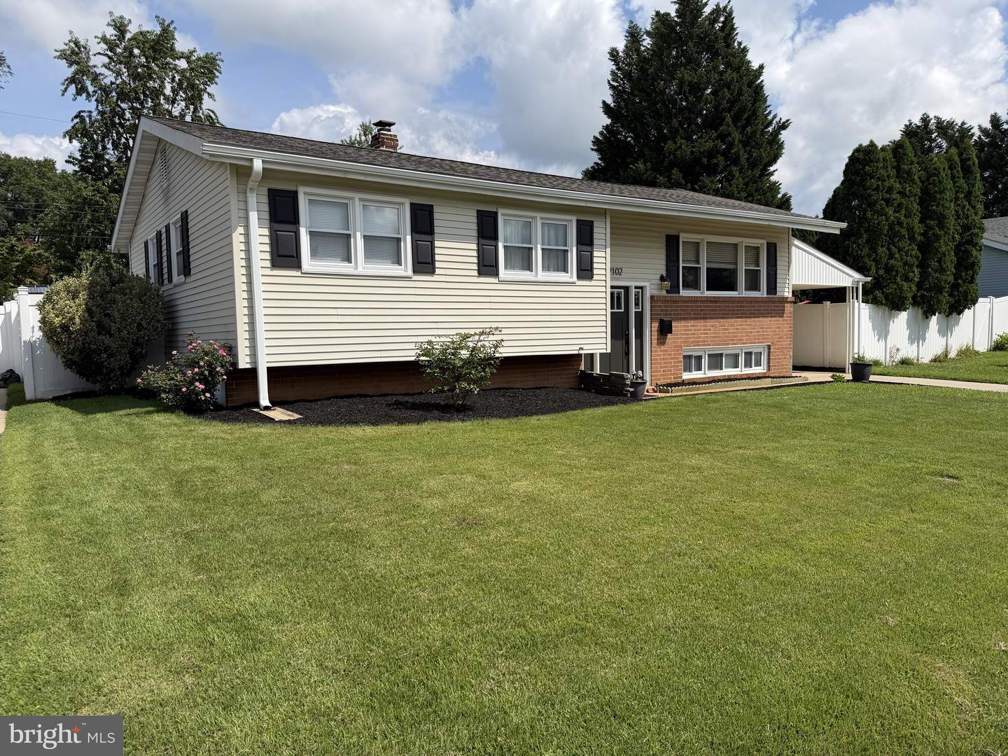 2102 Elder Dr Property Photo 1