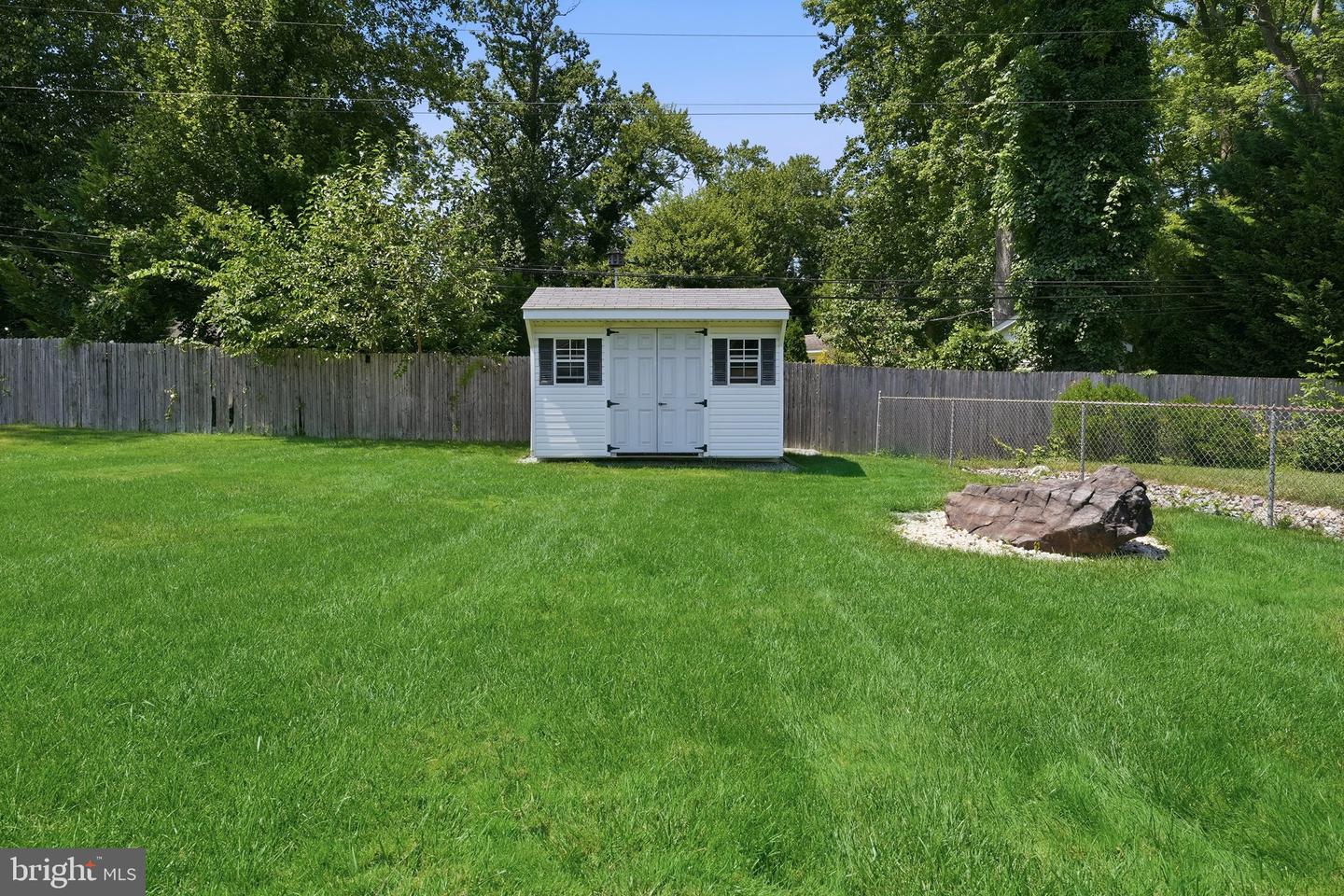2011 Foulk Rd Property Photo 43