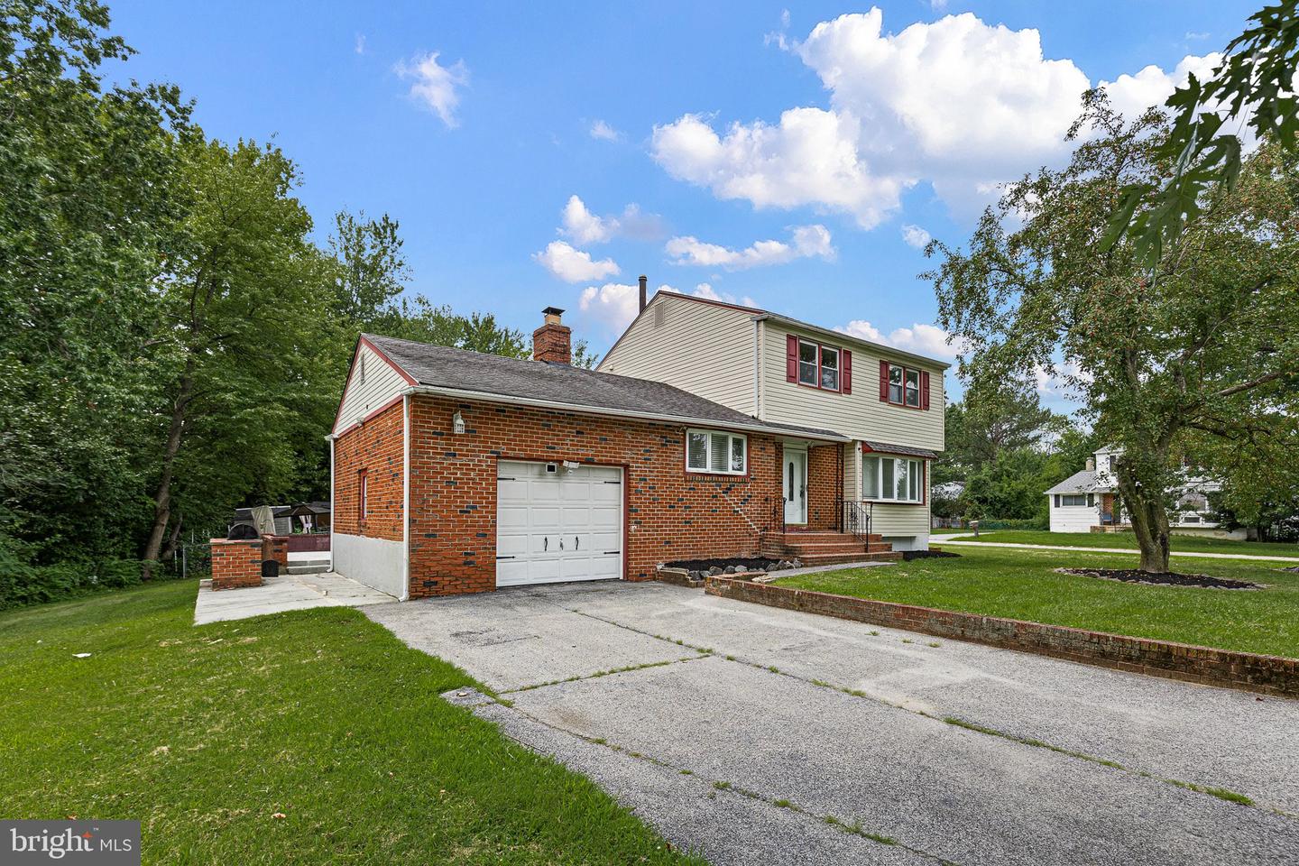 2 Skelton Dr Property Photo 2