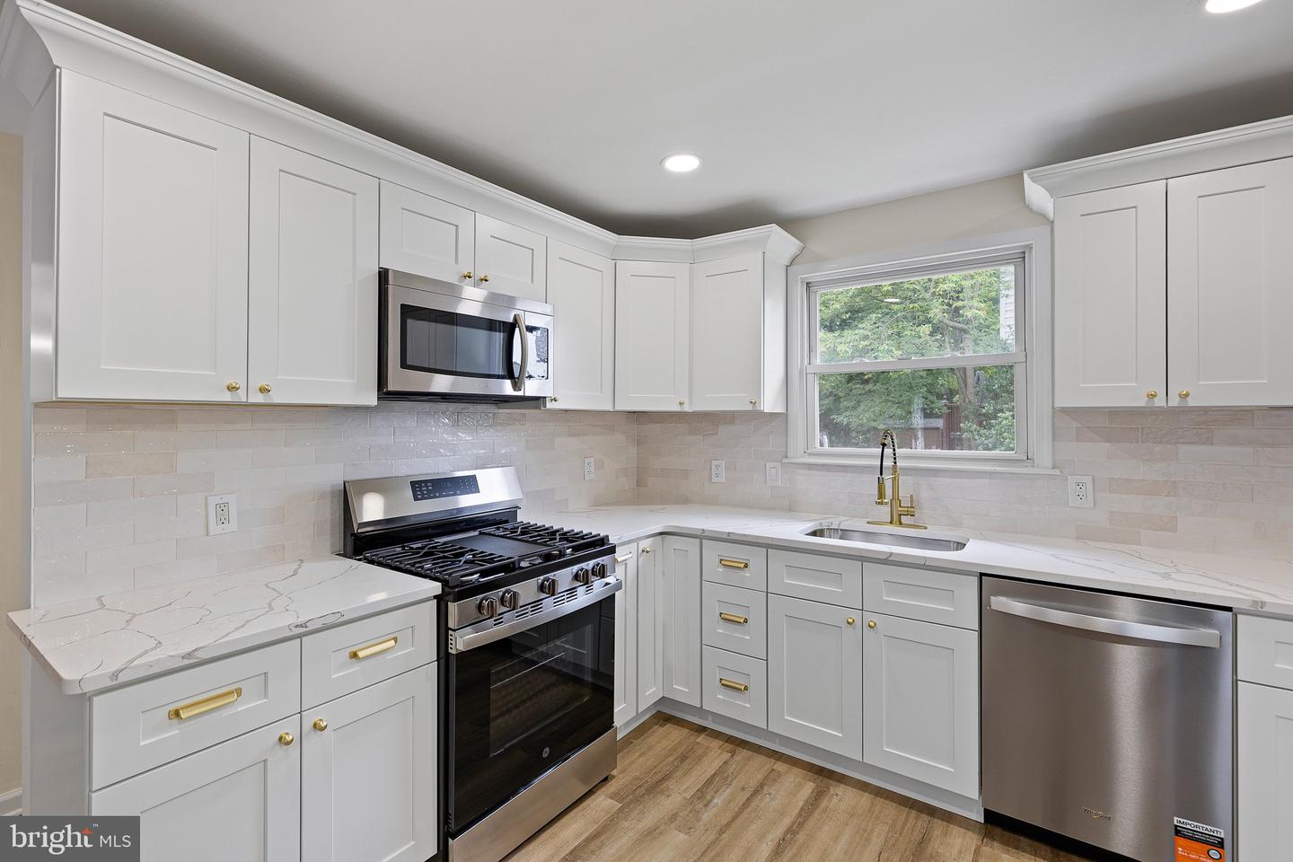 2 Skelton Dr Property Photo 9