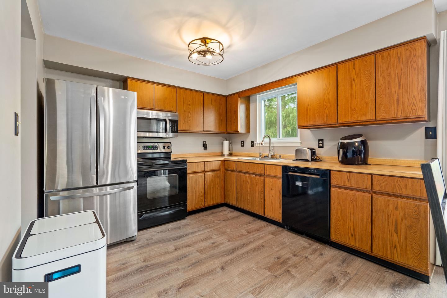 415 Jaymar Blvd Property Photo 8