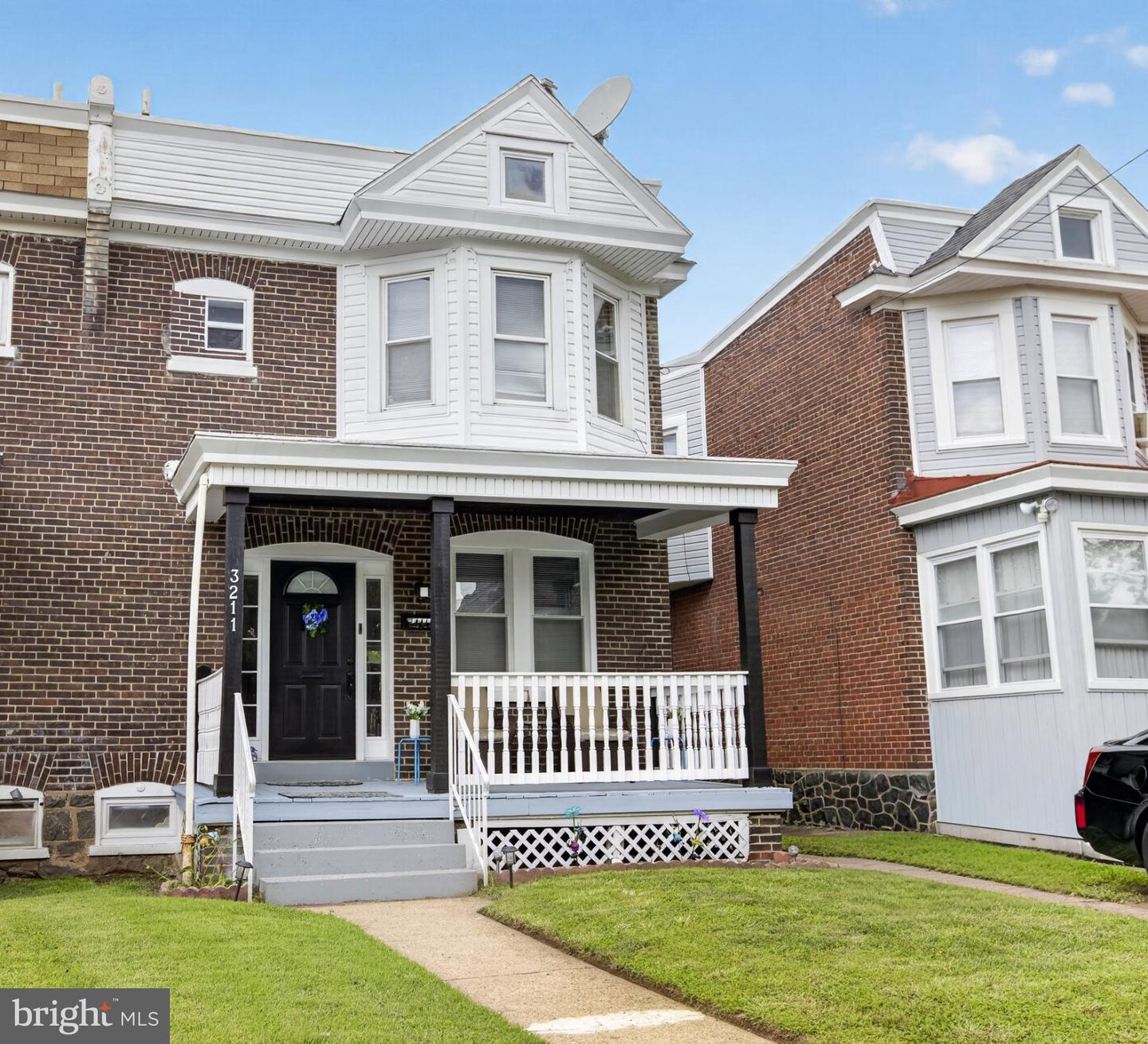 3211 N JEFFERSON ST Property Photo 1