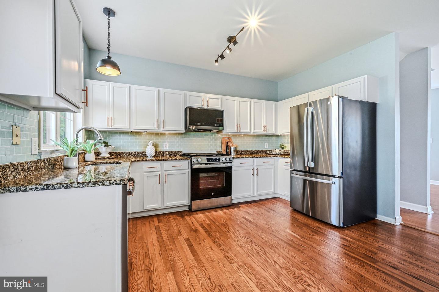41 Carrick Ln Property Photo 17