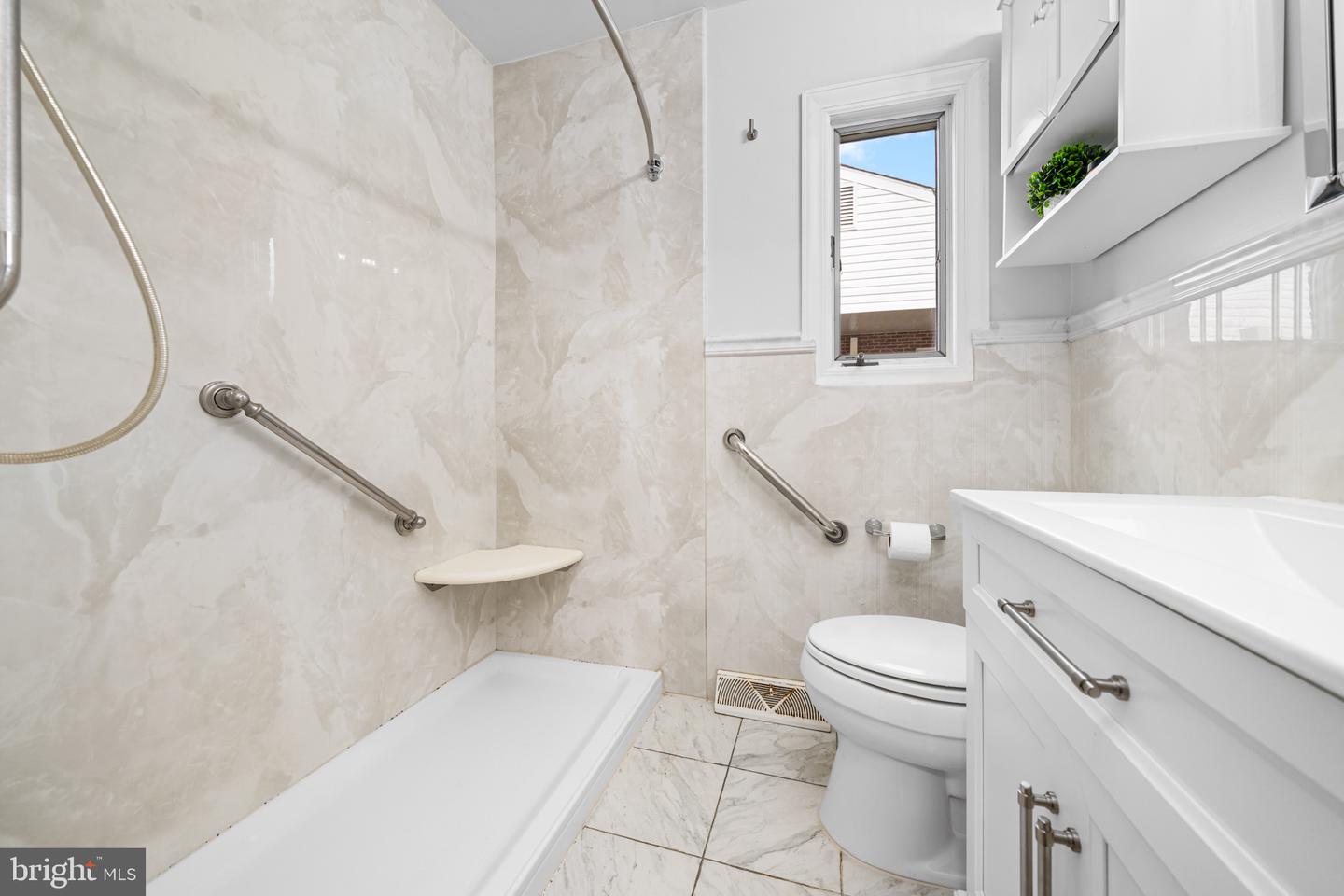 12 Homewood Rd Property Photo 11