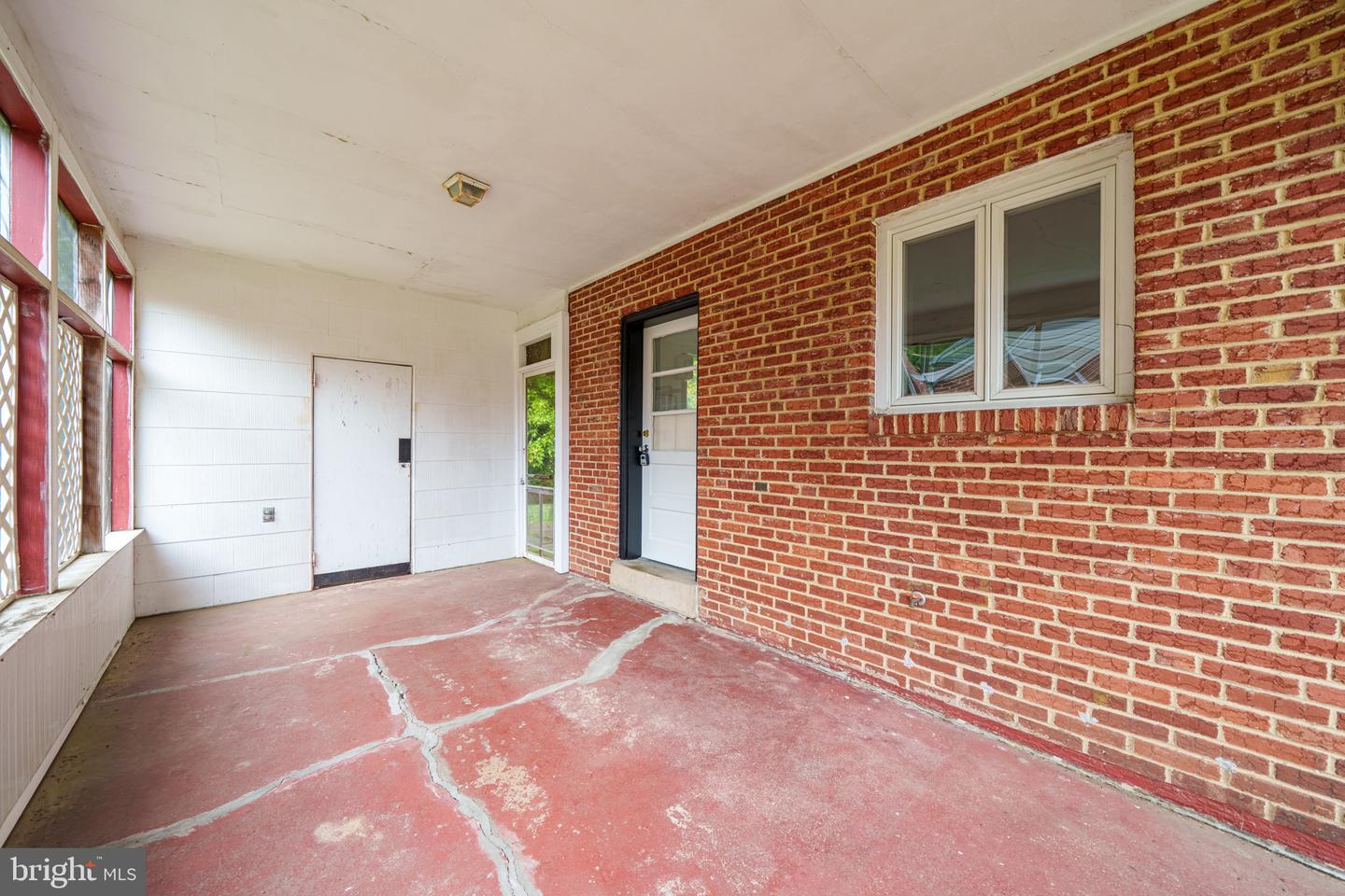 12 Homewood Rd Property Photo 19
