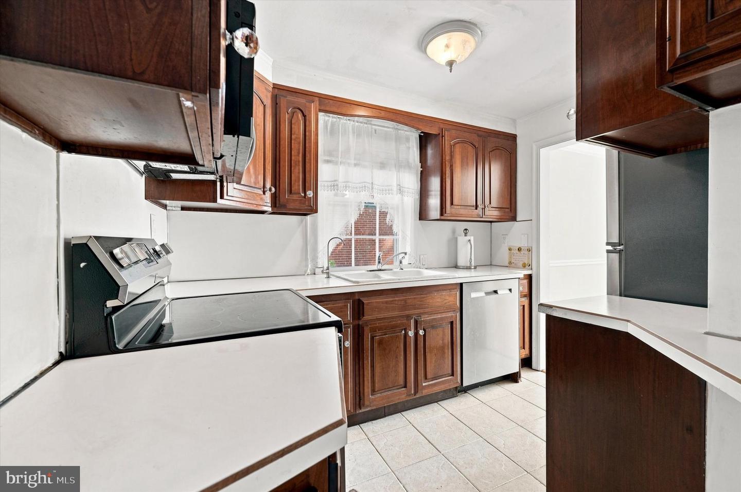 7 York Rd Property Photo 13