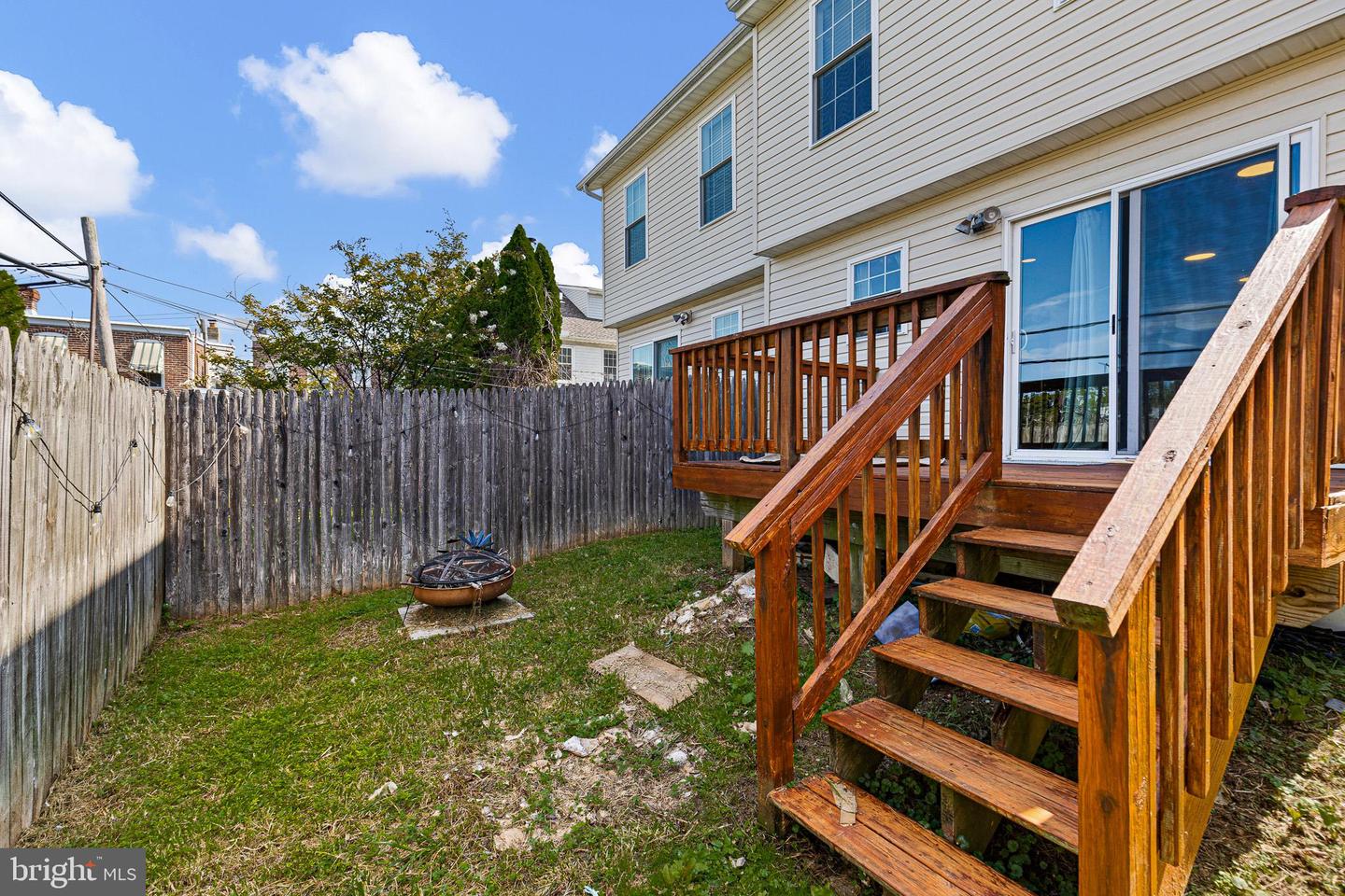 825 N Lincoln St Property Photo 23