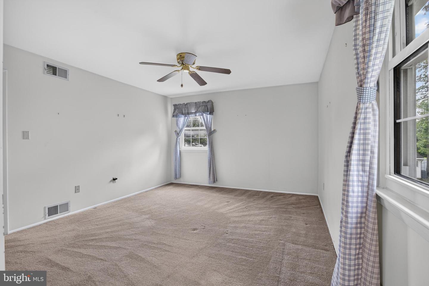 617 Green Spring Dr Property Photo 20