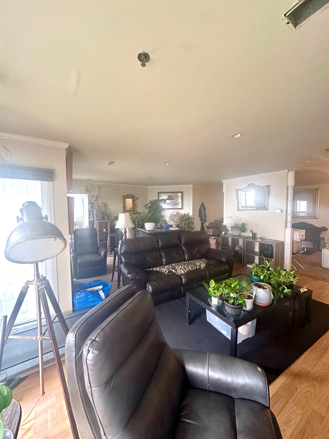 5211 Le Parc Dr #6 Property Photo 4
