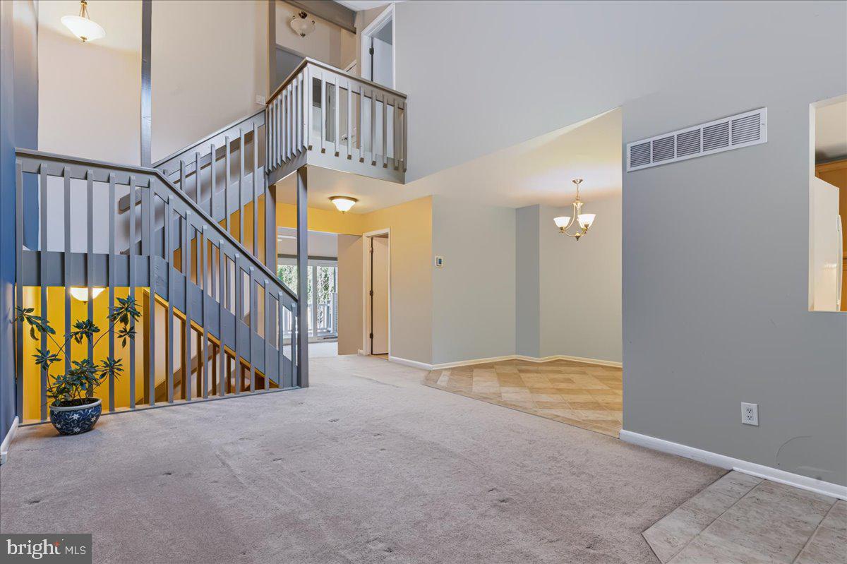 4946 S Raintree Ct Property Photo 4