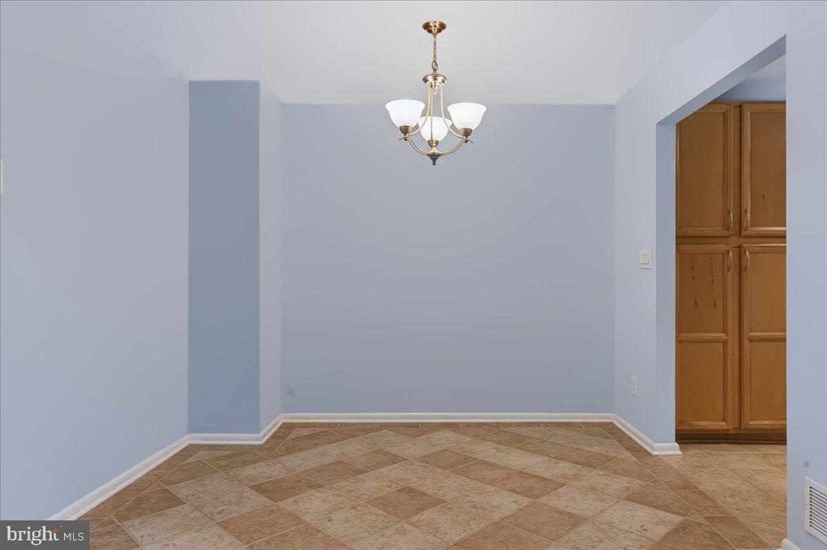 4946 S Raintree Ct Property Photo 6
