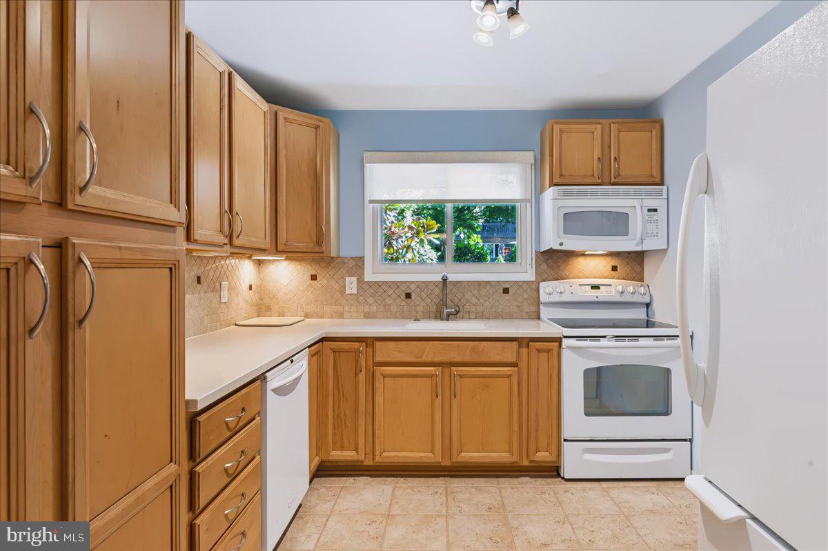 4946 S Raintree Ct Property Photo 7