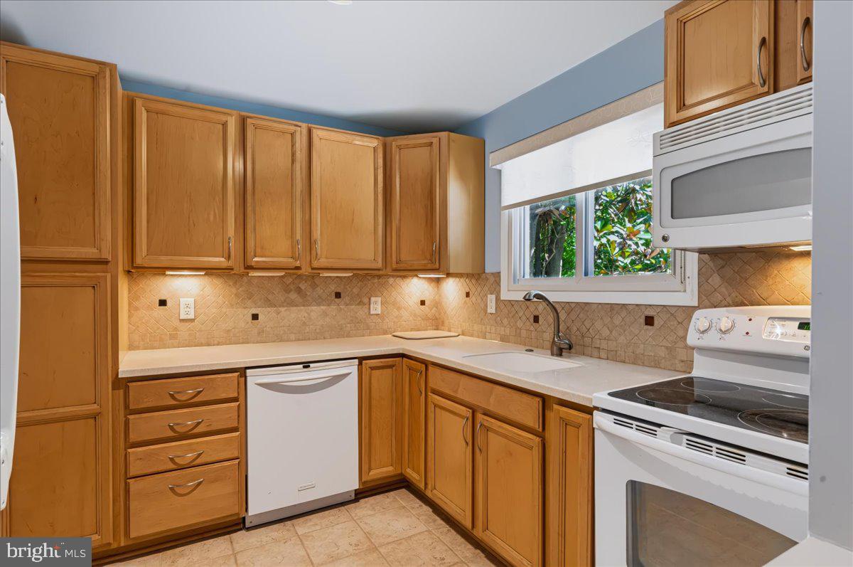 4946 S Raintree Ct Property Photo 8