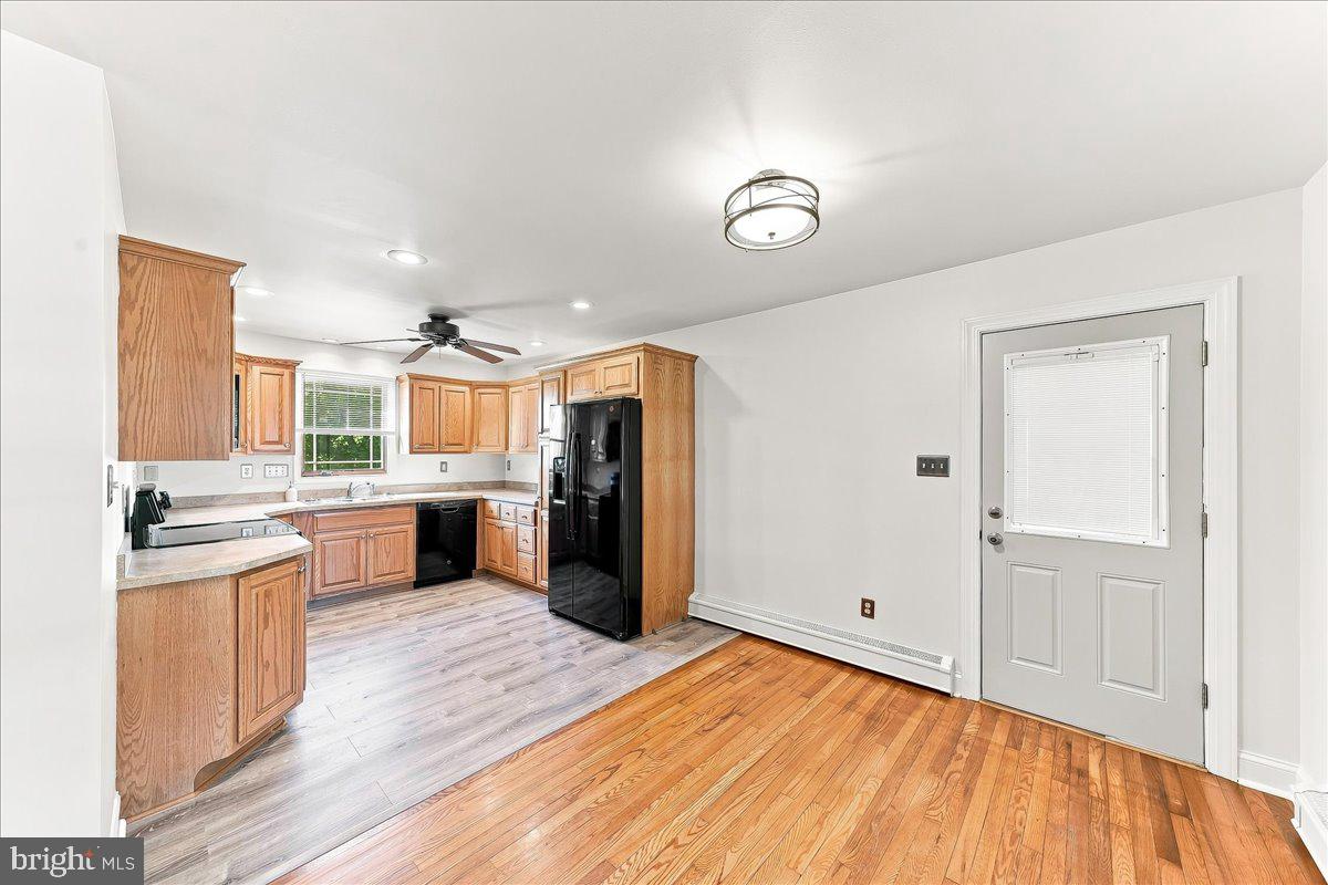 110 E Hoffecker St Property Photo 5