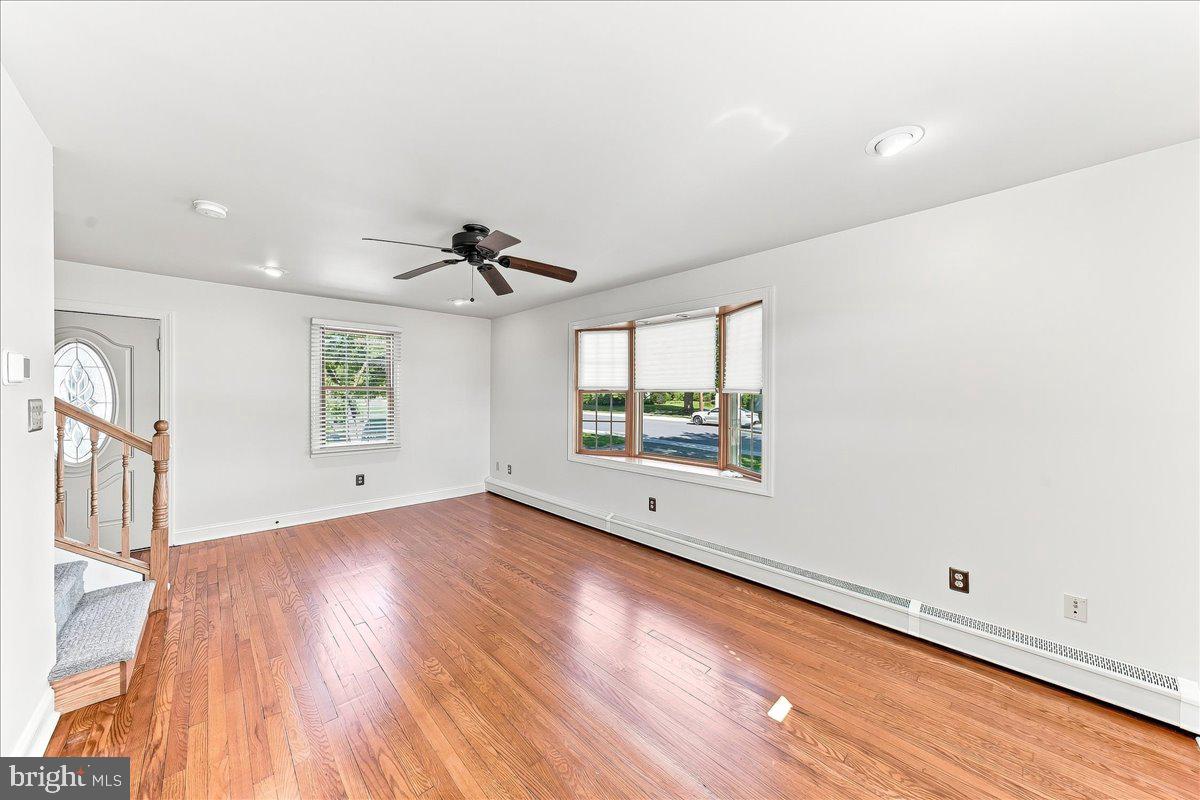 110 E Hoffecker St Property Photo 11