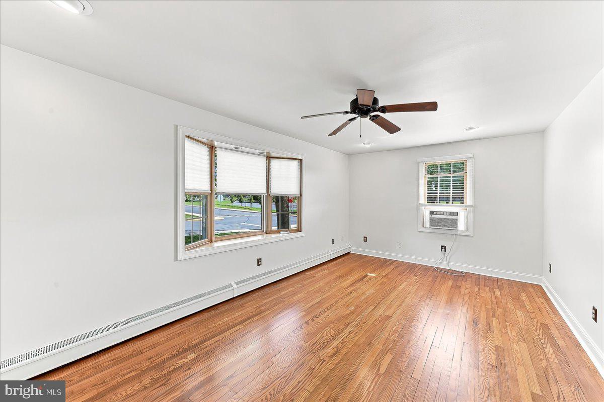 110 E Hoffecker St Property Photo 12