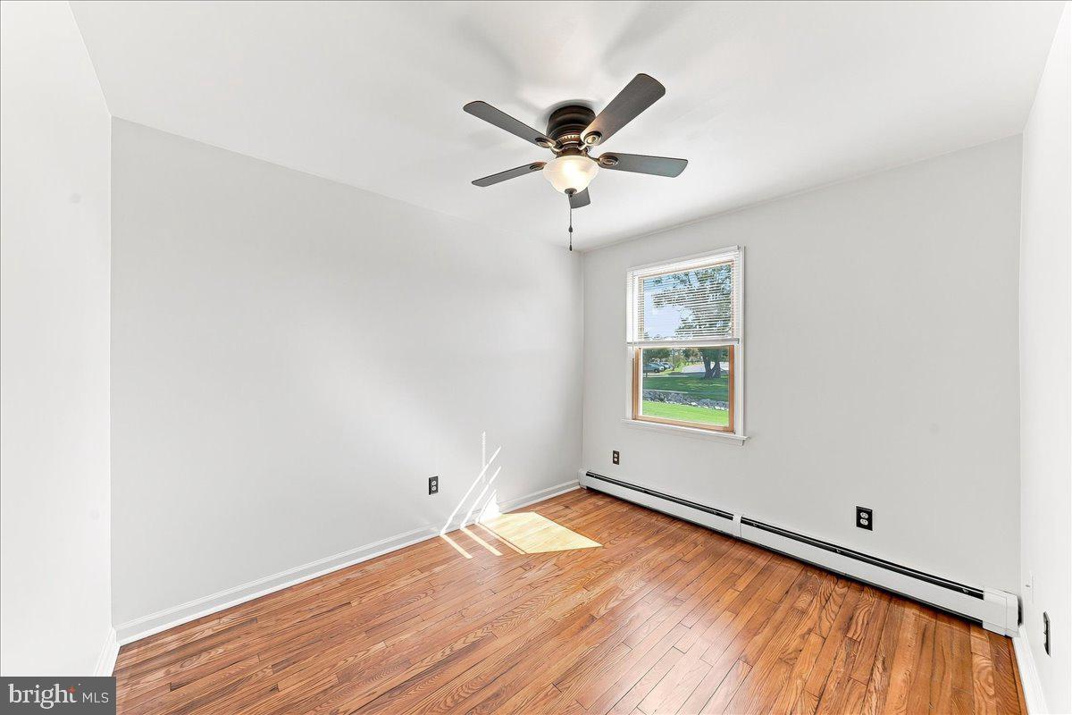 110 E Hoffecker St Property Photo 16