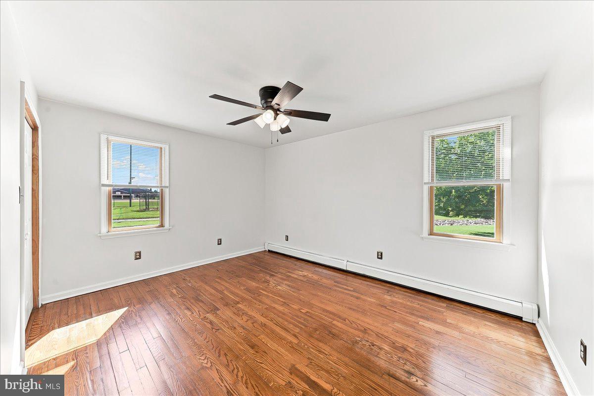 110 E Hoffecker St Property Photo 17