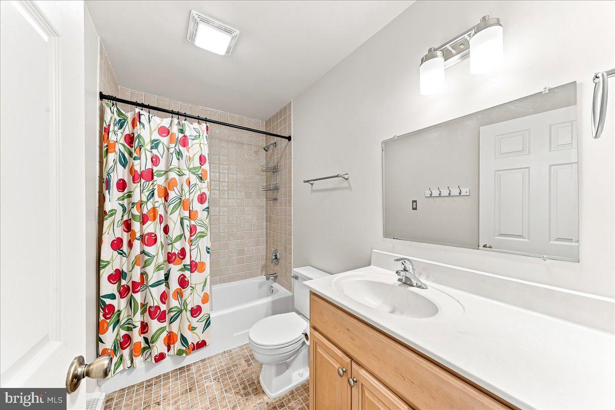 110 E Hoffecker St Property Photo 18