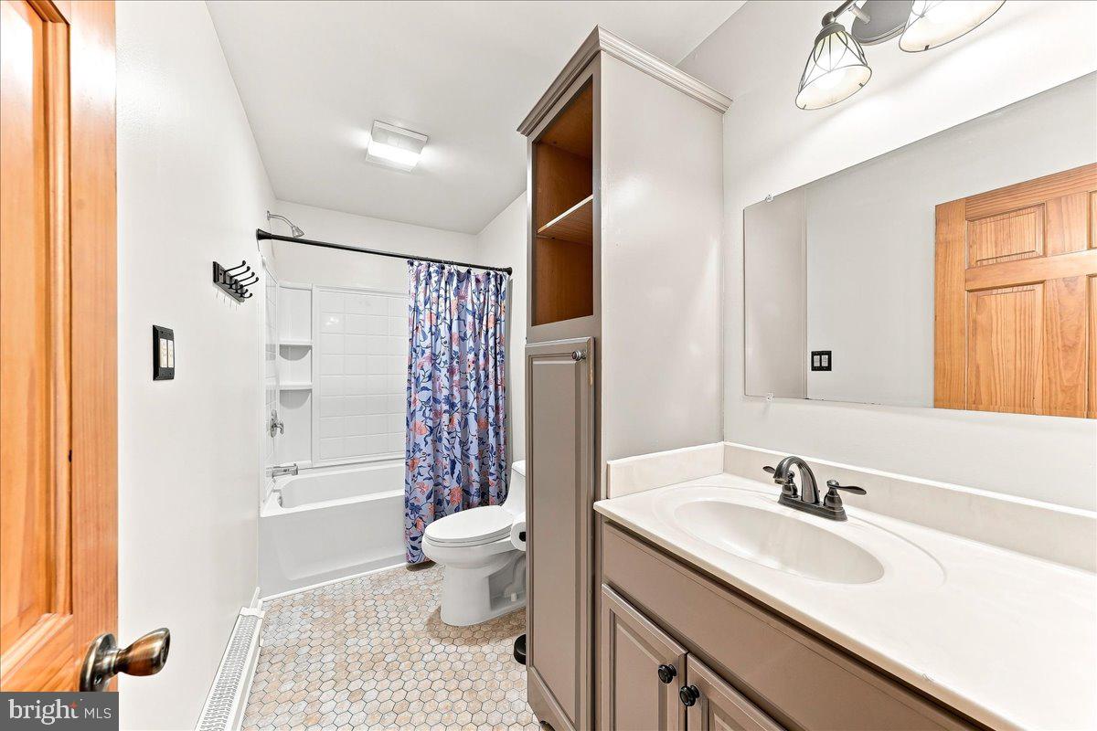 110 E Hoffecker St Property Photo 24