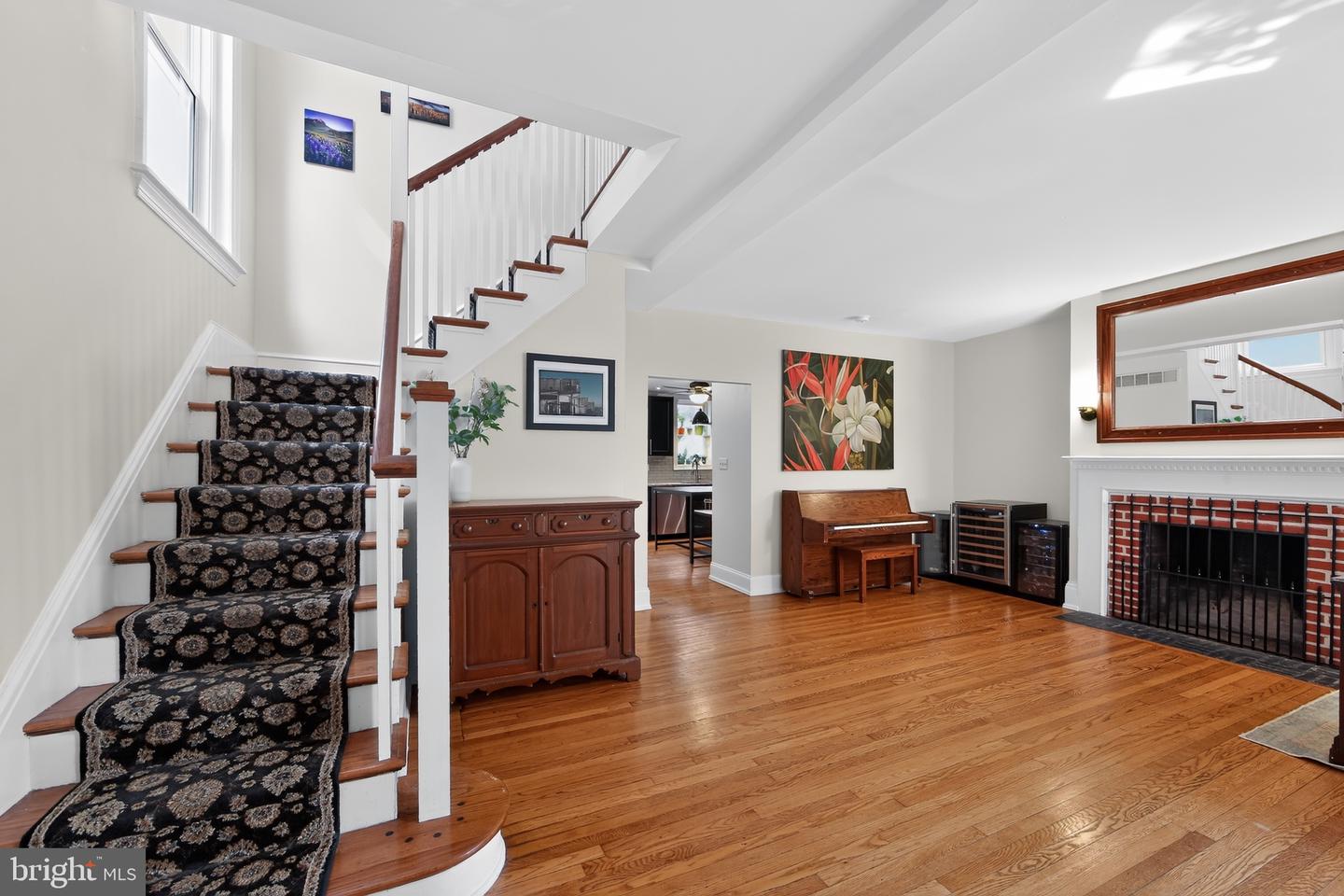 826 N Van Buren St Property Photo 6
