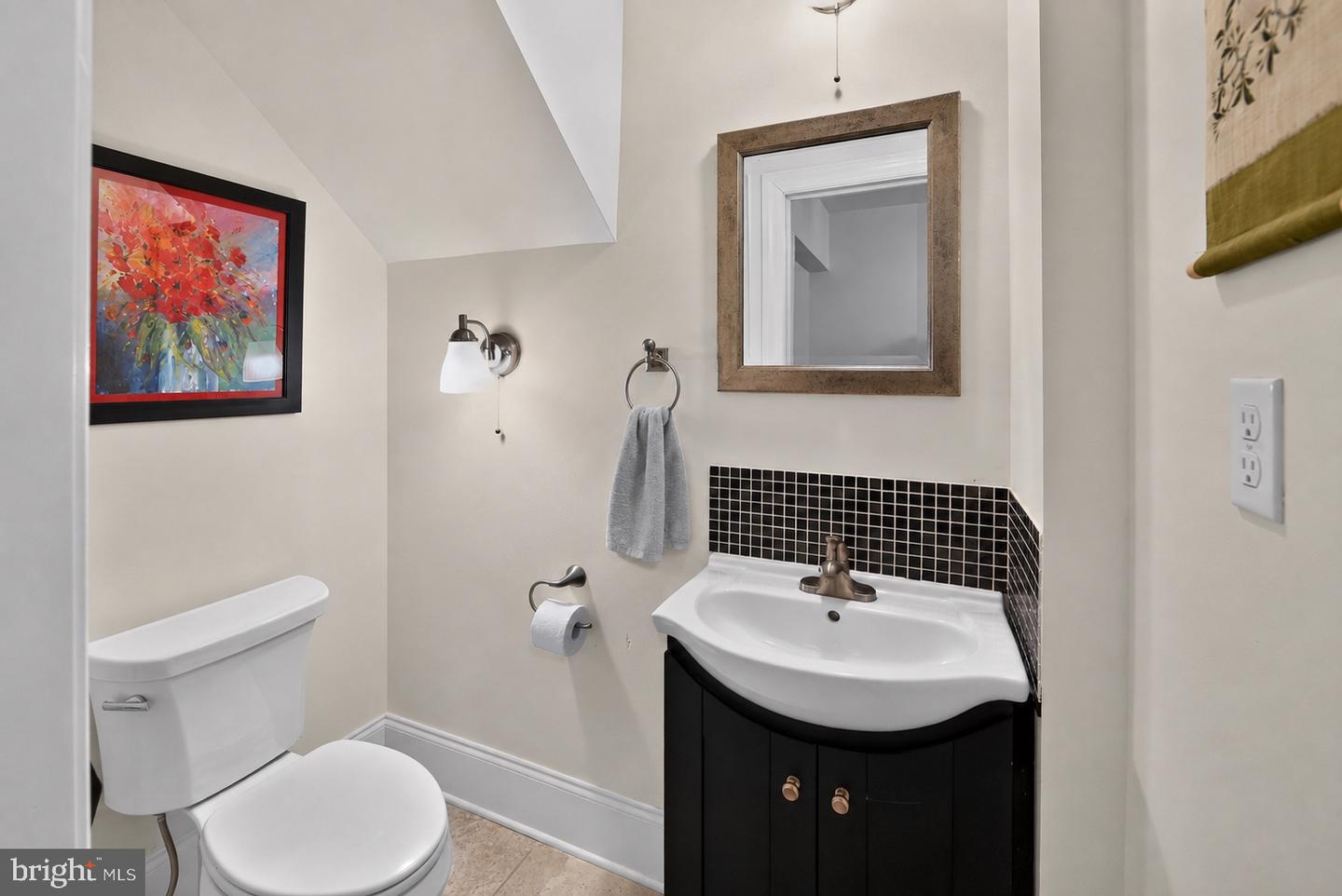 826 N Van Buren St Property Photo 13