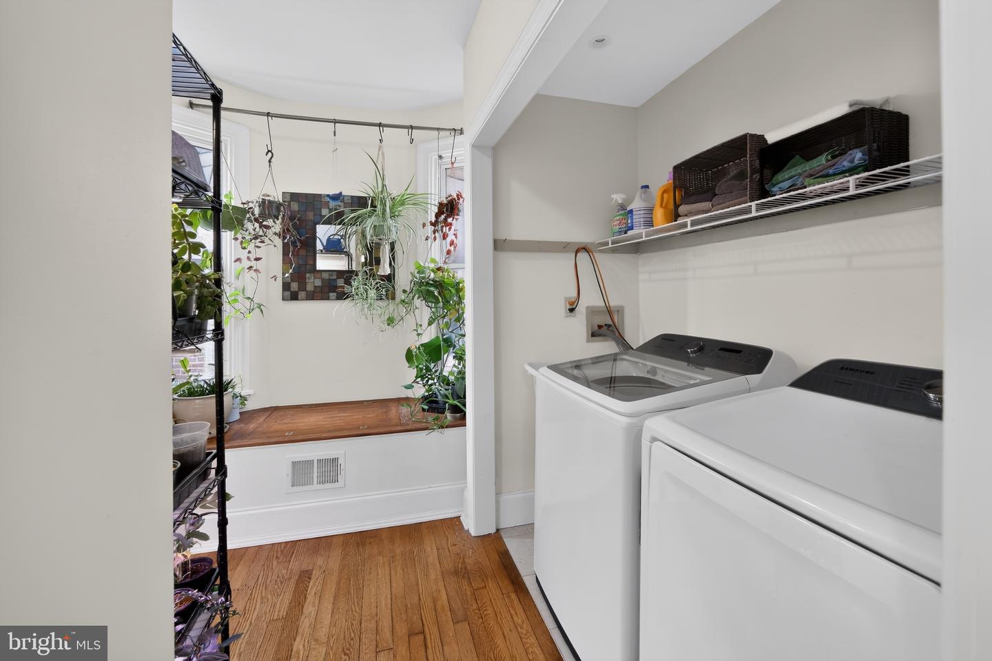 826 N Van Buren St Property Photo 14