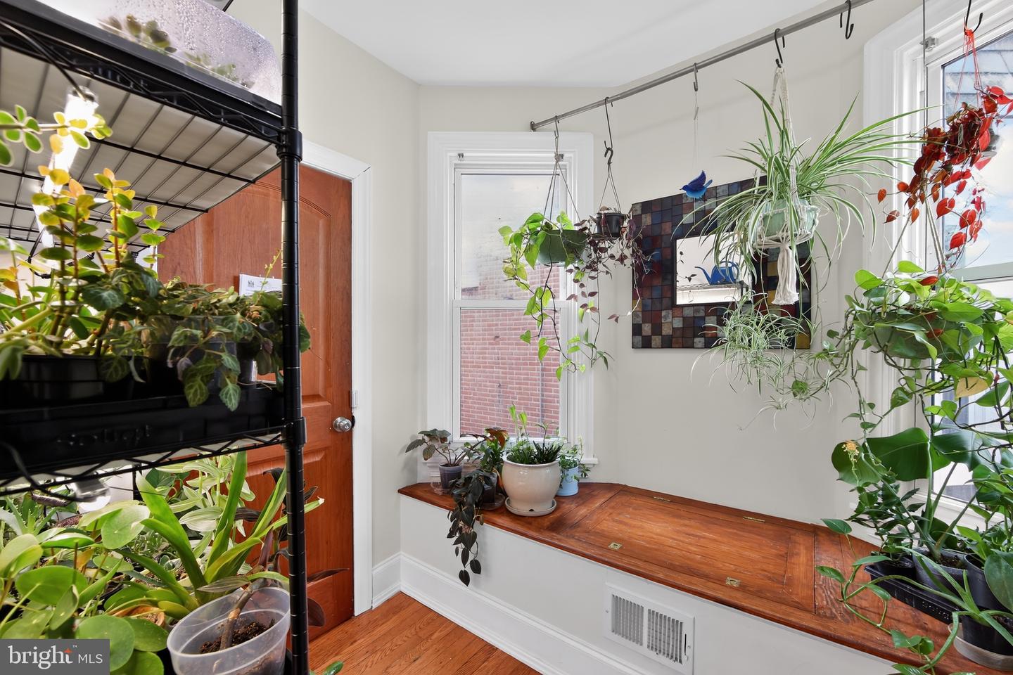 826 N Van Buren St Property Photo 15