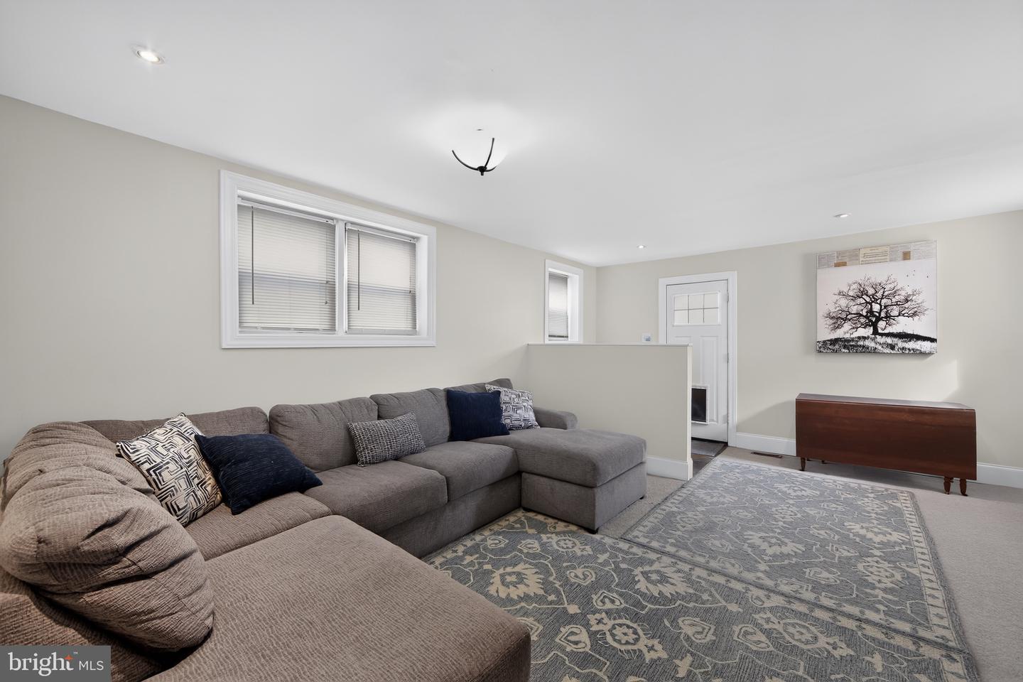 826 N Van Buren St Property Photo 16