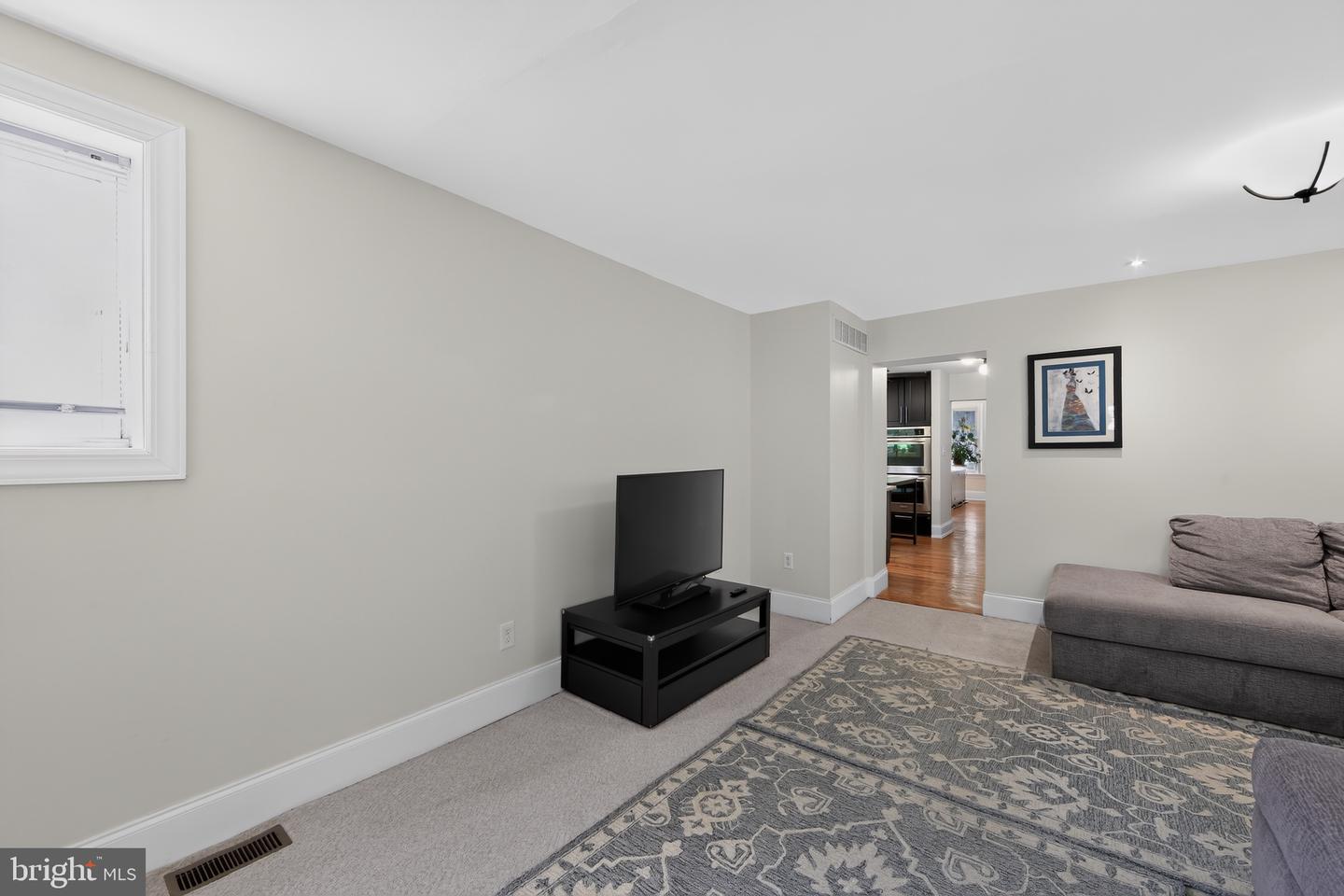 826 N Van Buren St Property Photo 17
