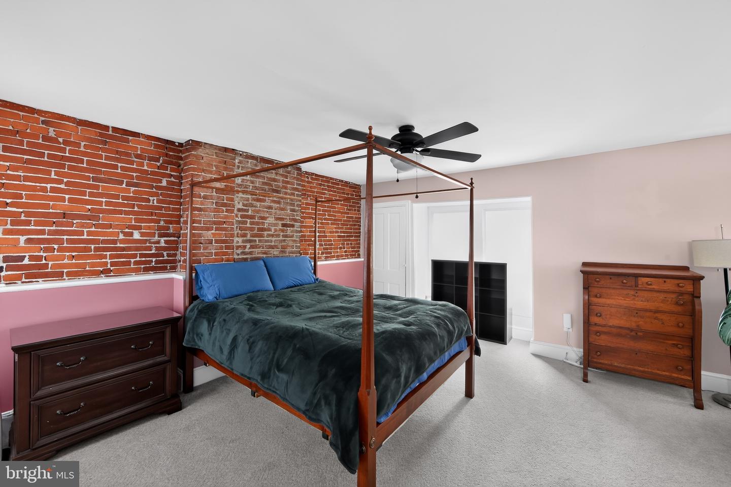 826 N Van Buren St Property Photo 32