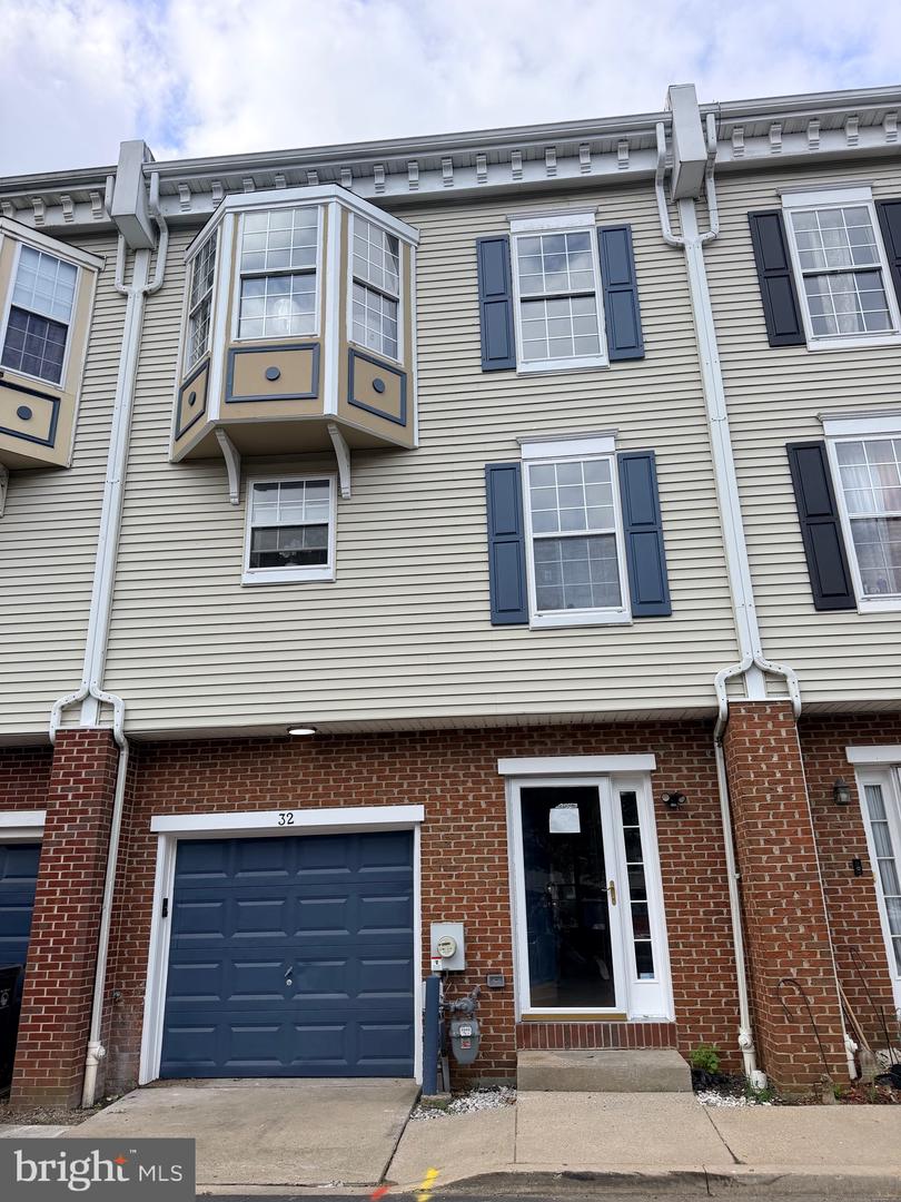 32 E Mccaulley Ct Property Photo 1