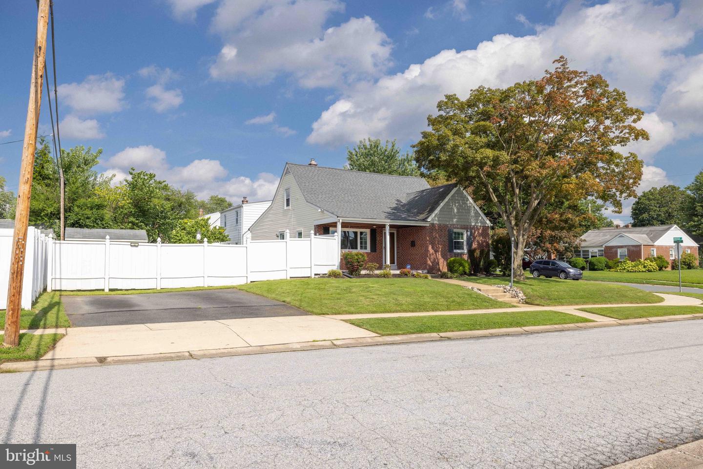 301 Binstead Property Photo 2