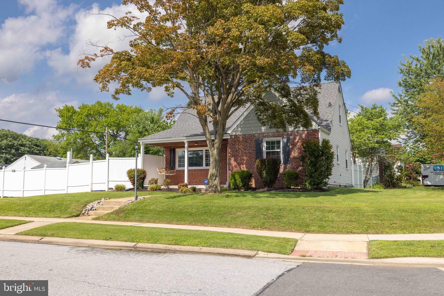 301 Binstead Property Photo 3