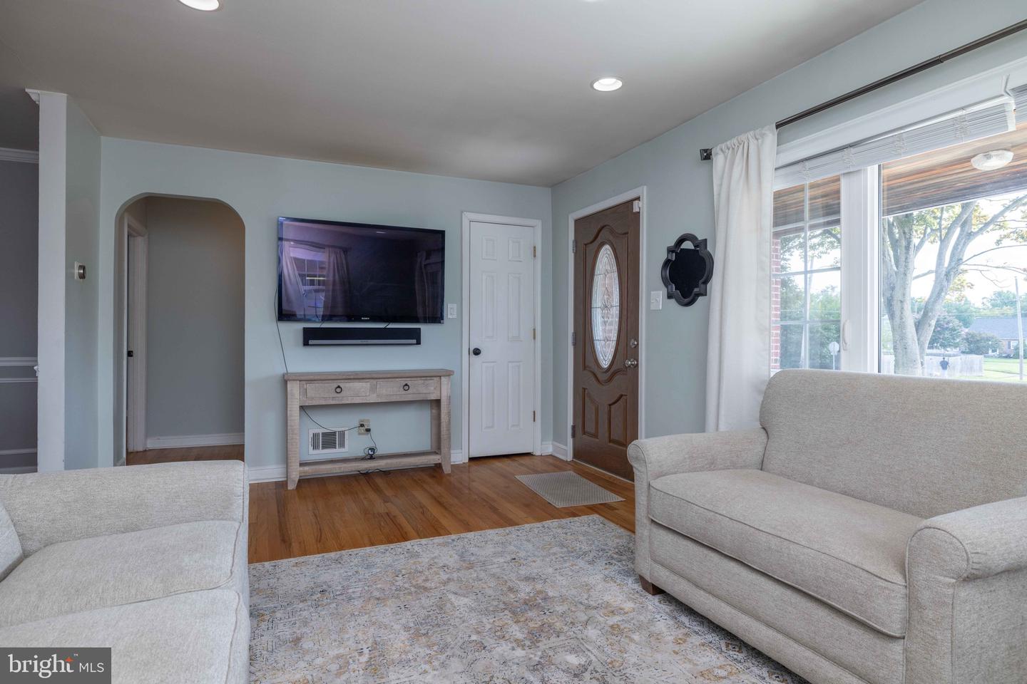 301 Binstead Property Photo 4