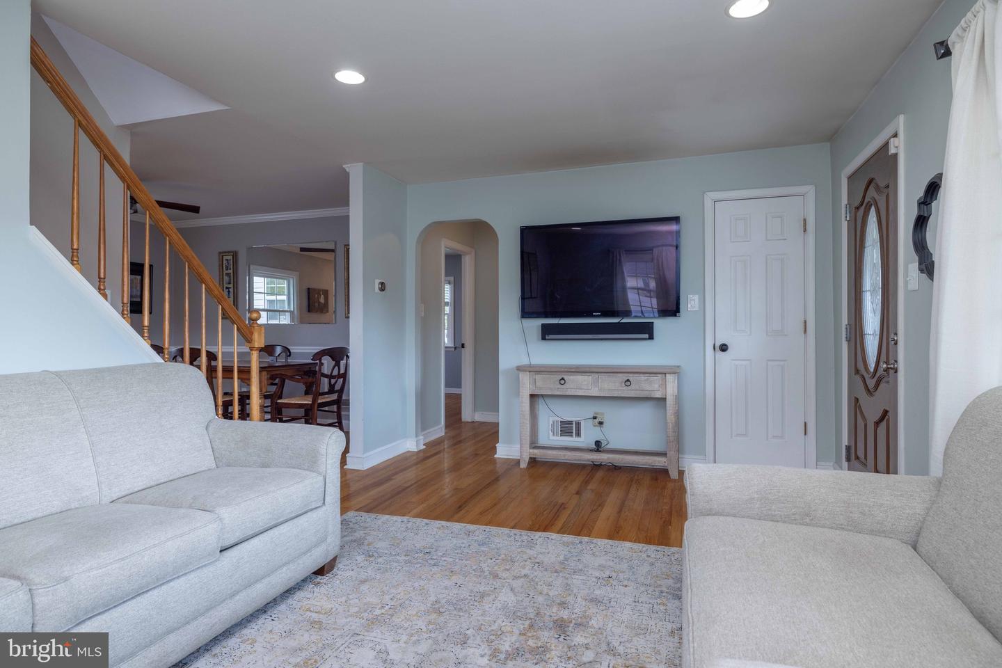 301 Binstead Property Photo 5