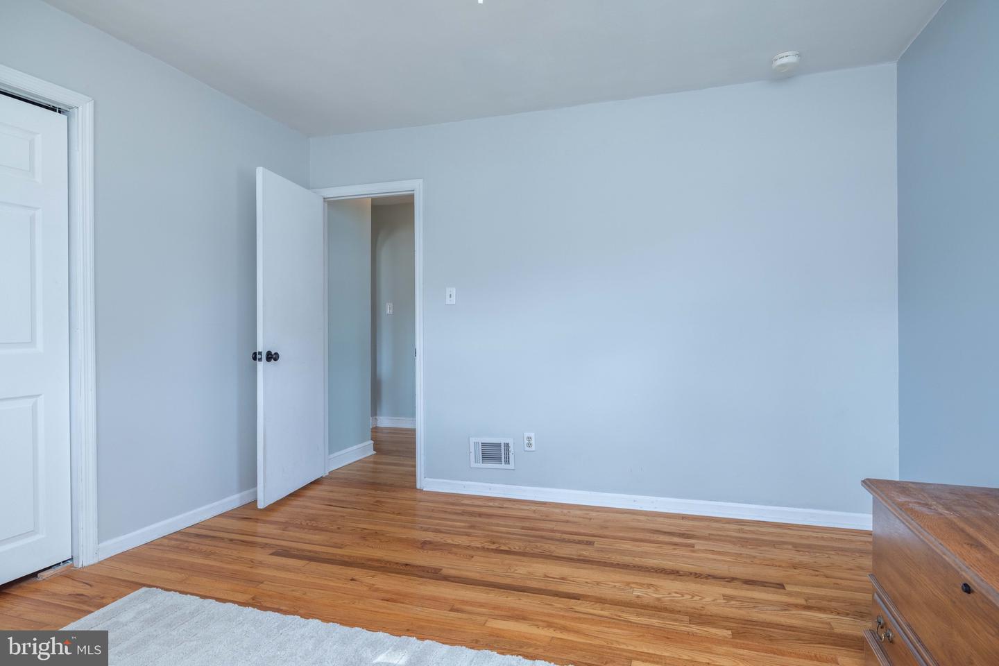 301 Binstead Property Photo 20