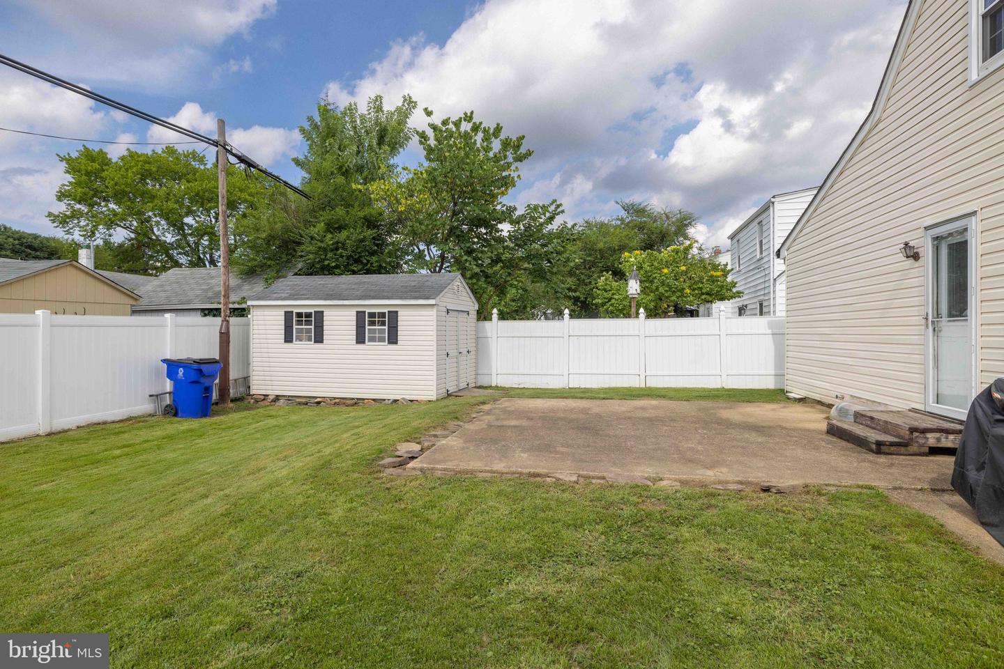 301 Binstead Property Photo 27