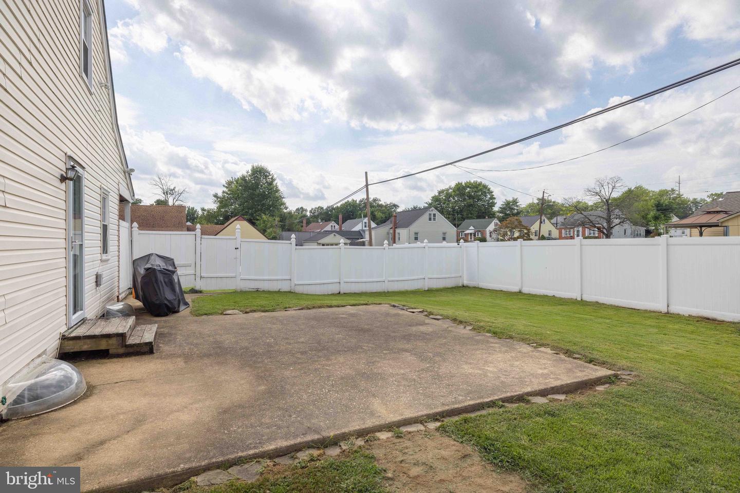 301 Binstead Property Photo 30
