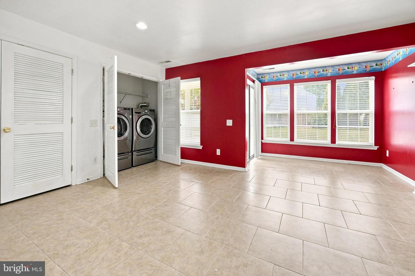 1 Lisa Dr Property Photo 7