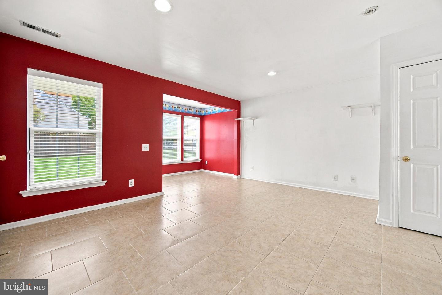 1 Lisa Dr Property Photo 9