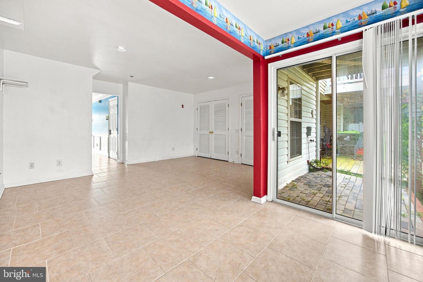 1 Lisa Dr Property Photo 10
