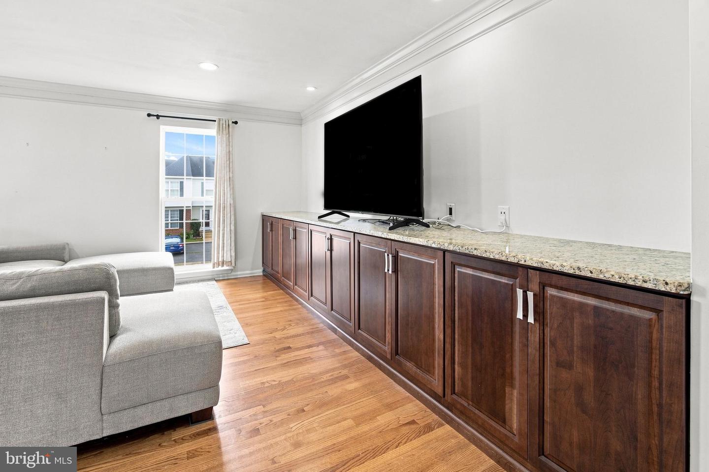 1 Lisa Dr Property Photo 17