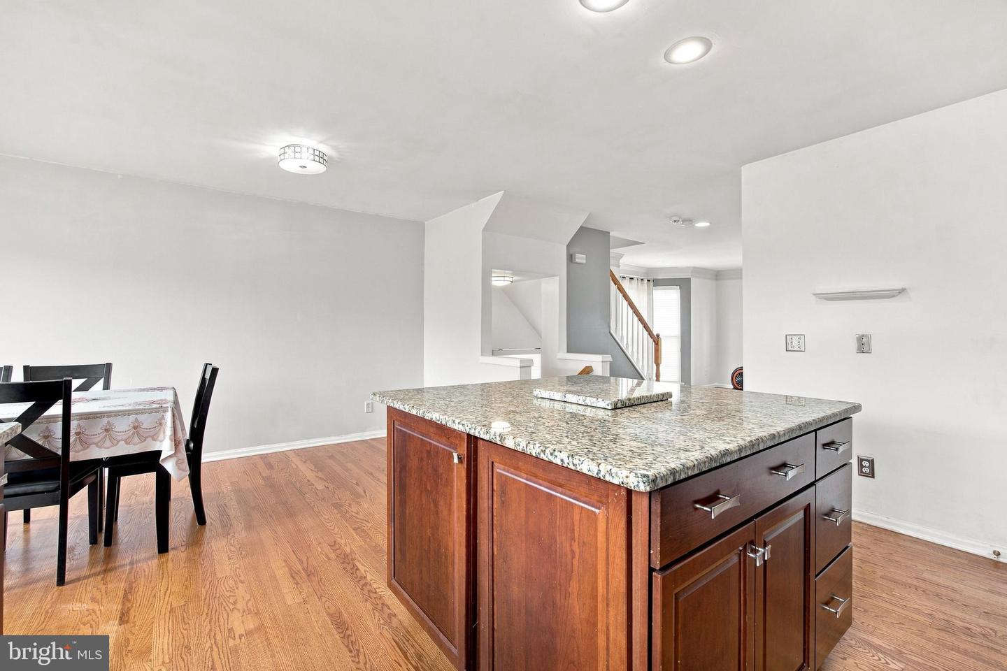 1 Lisa Dr Property Photo 22