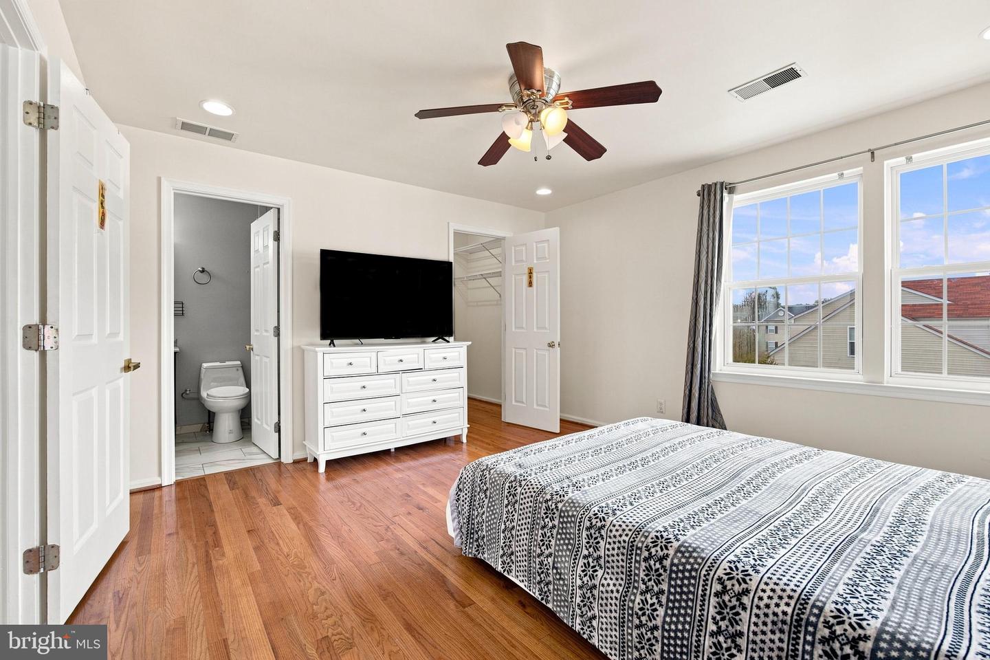 1 Lisa Dr Property Photo 24