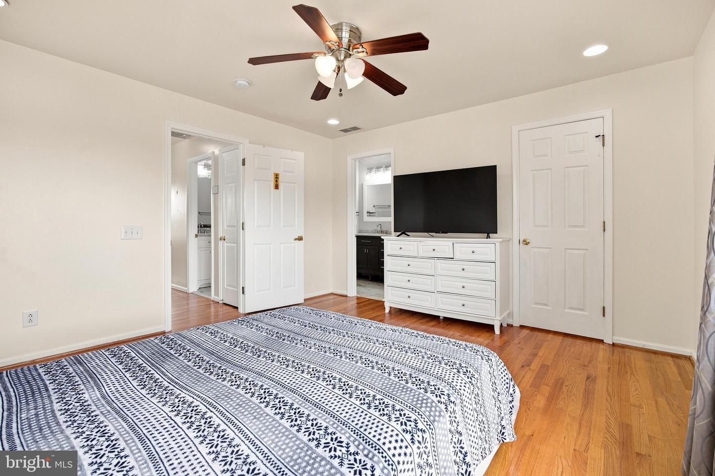 1 Lisa Dr Property Photo 25
