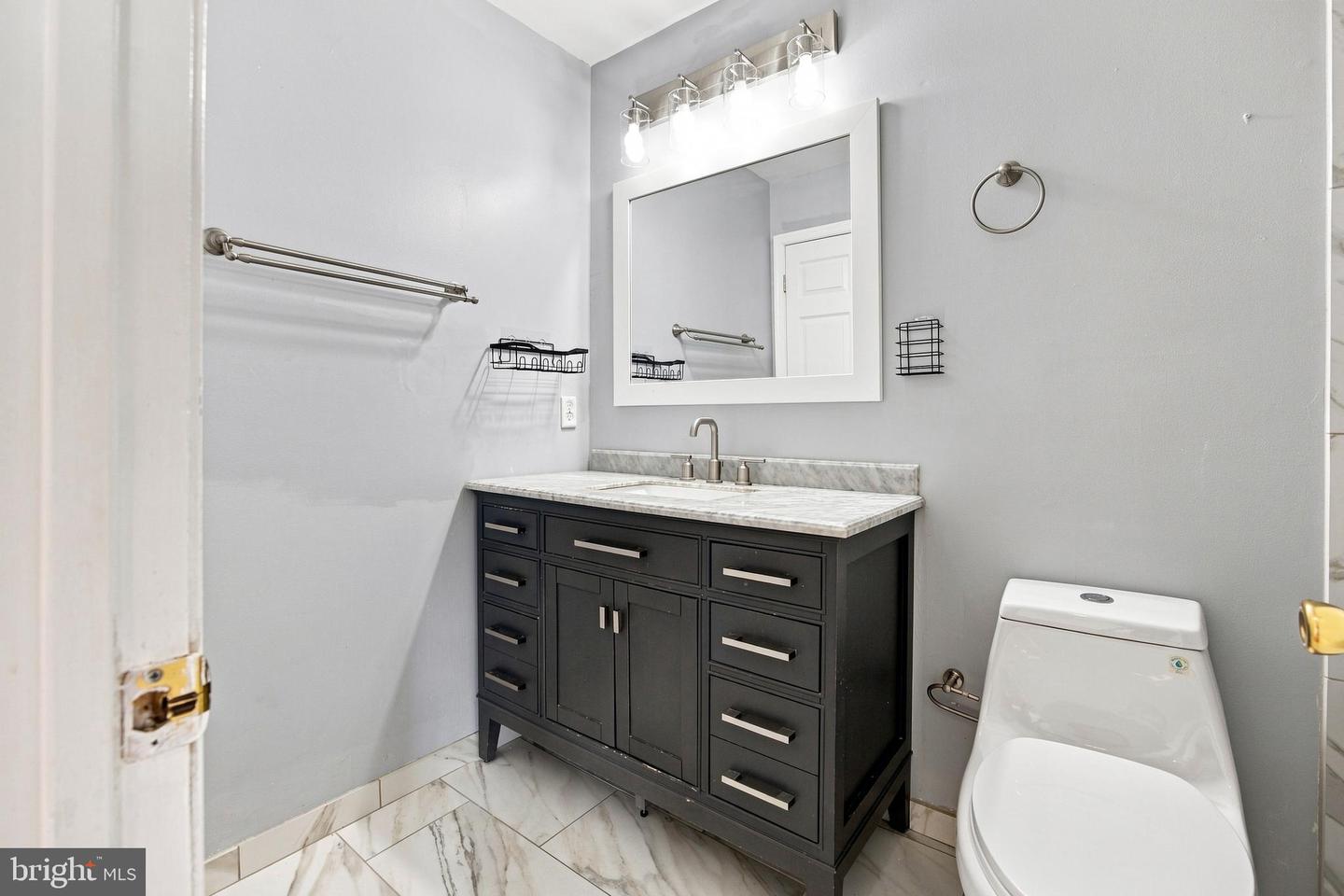 1 Lisa Dr Property Photo 27