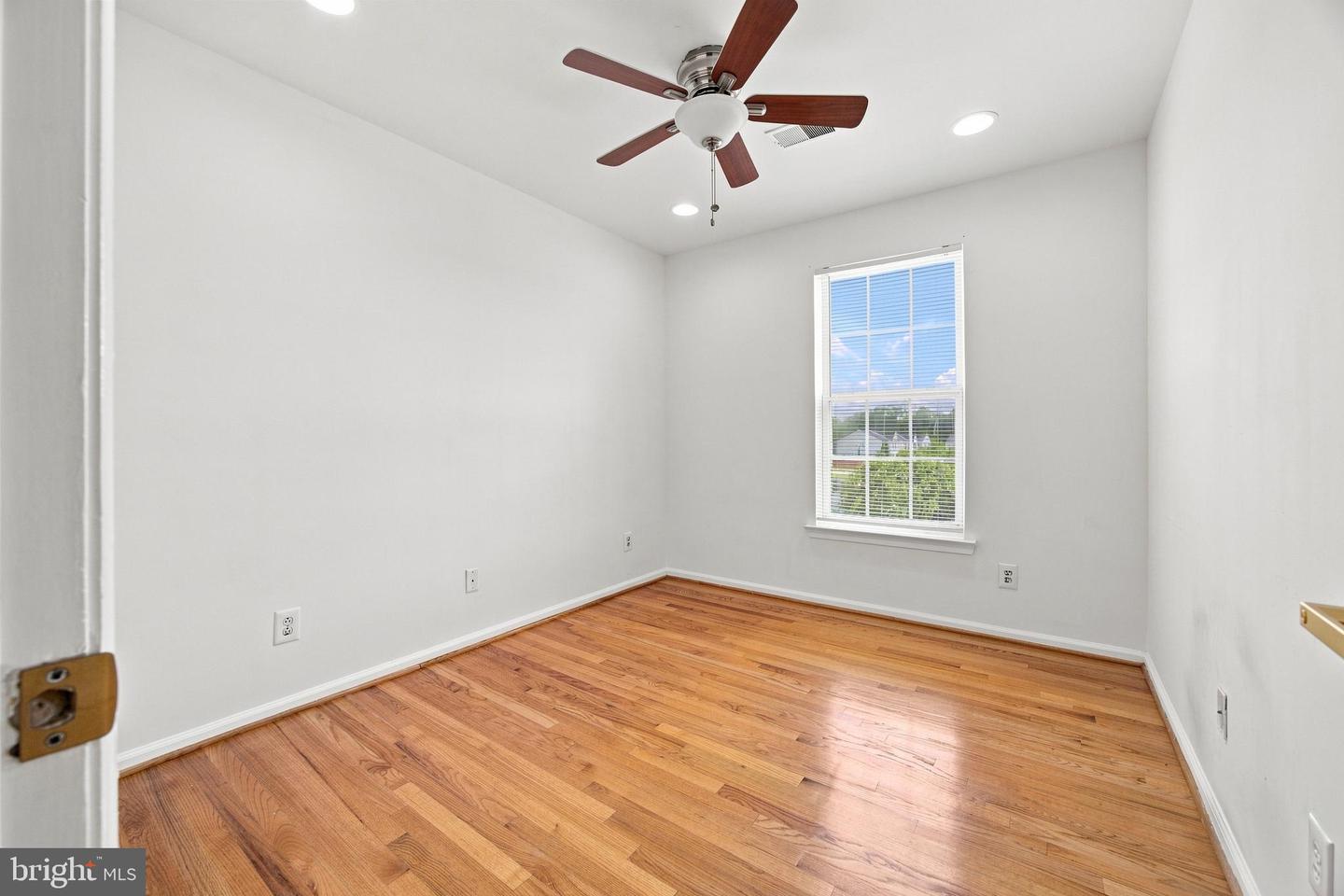 1 Lisa Dr Property Photo 31