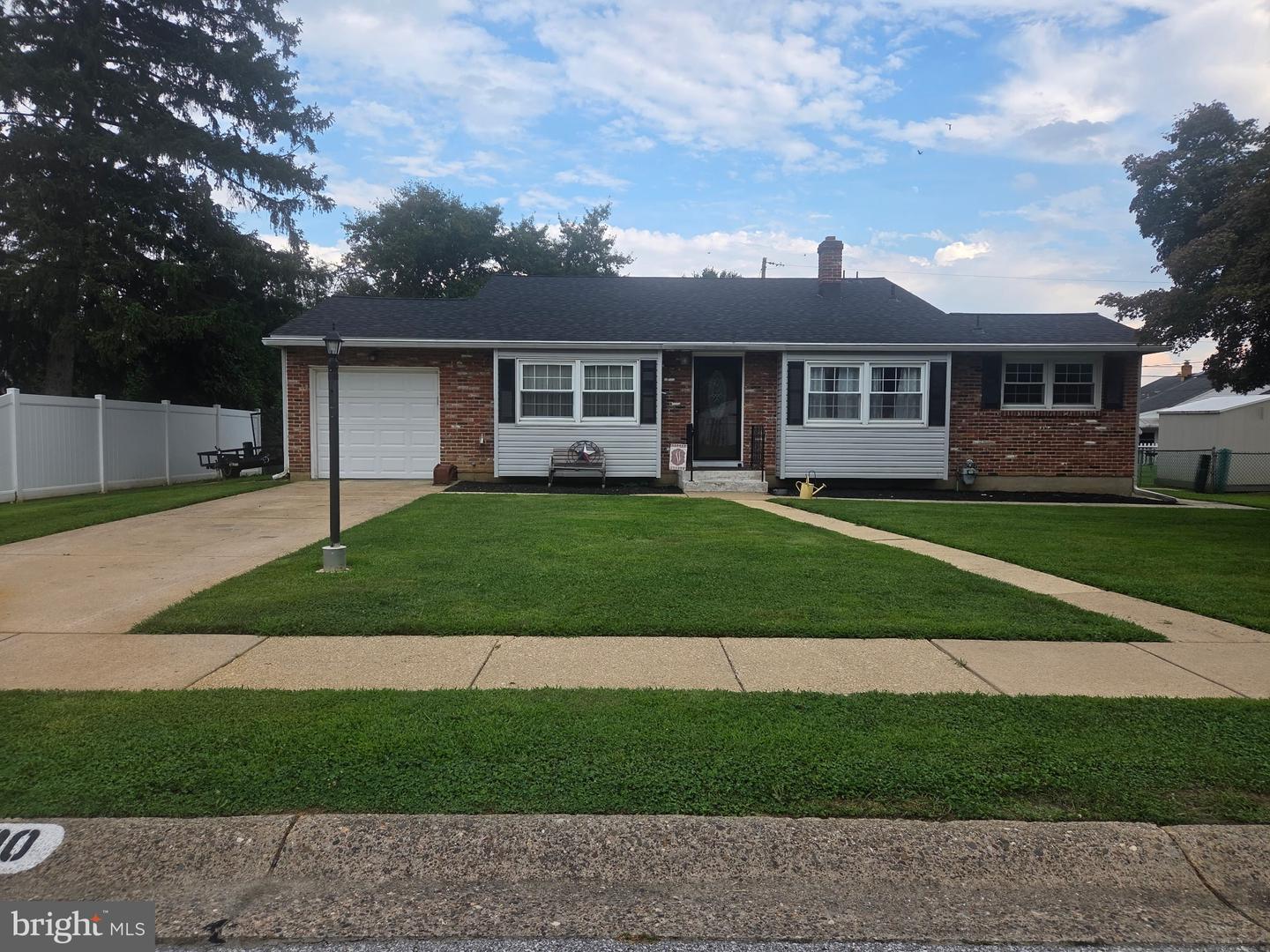 4600 Griffin Dr Property Photo 1
