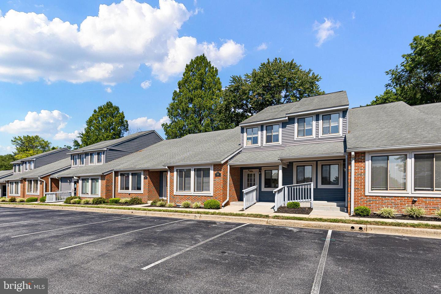 5205 W Woodmill Dr #32 Property Photo 1